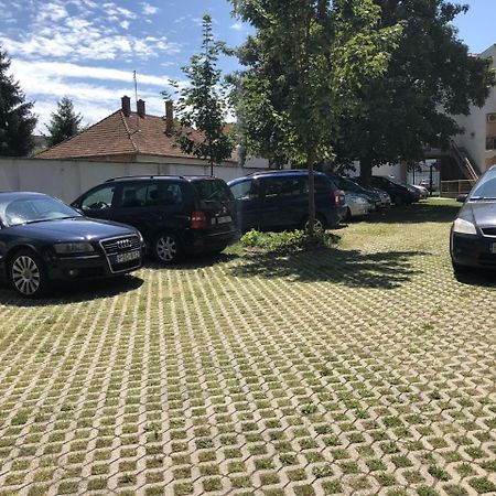 Zoeld Beka Apartmanok Koelcsey I Hajdúszoboszló المظهر الخارجي الصورة